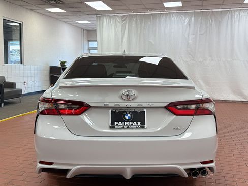 Used 2023 Toyota Camry SE image 9