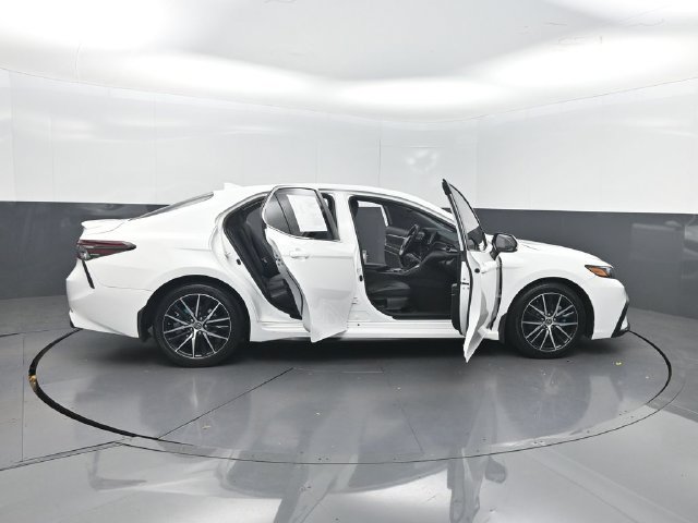 Used 2023 Toyota Camry SE FWD image 32