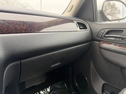 Used 2014 GMC Yukon XL Denali image 24