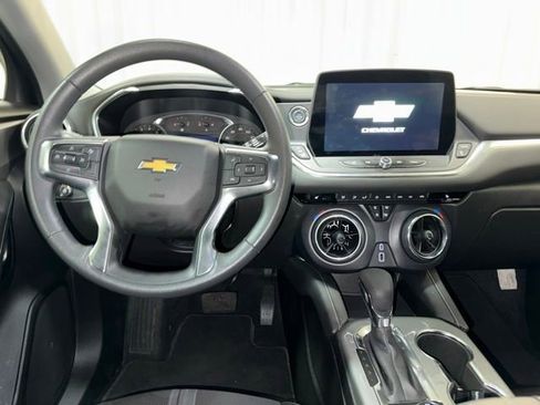 Used 2025 Chevrolet Blazer LT AWD/4WD image 16