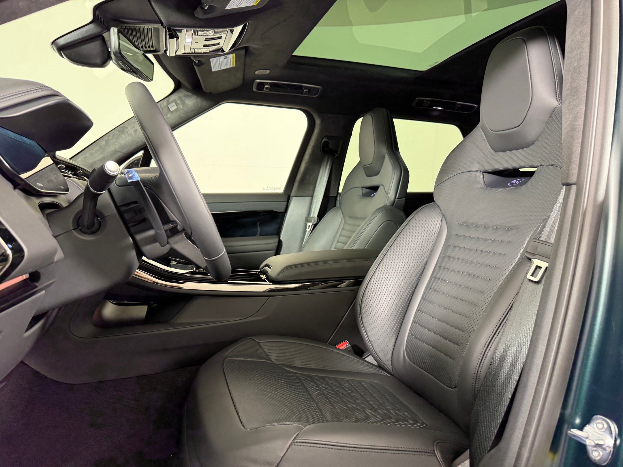 New 2026 Land Rover Range Rover Sport SV AWD/4WD image 5