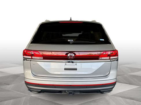 Certified 2024 Volkswagen Atlas SE FWD image 7
