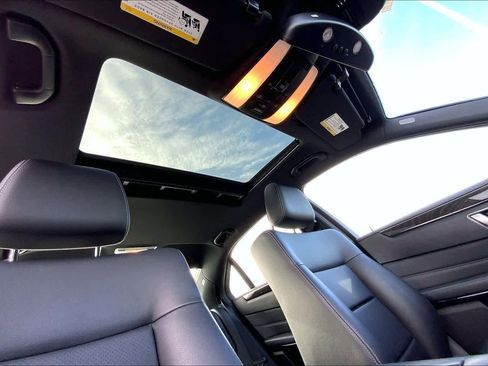 Used 2016 Mercedes-Benz E 350 4MATIC Sedan image 13