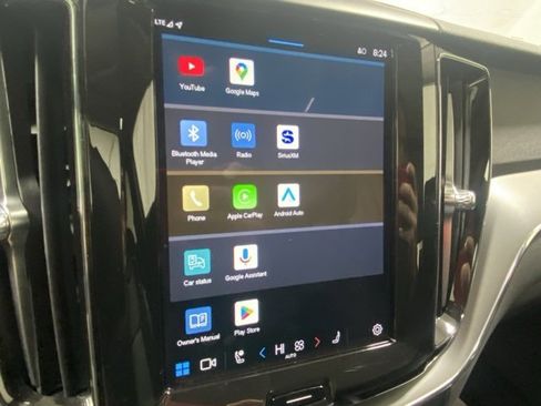 Used 2024 Volvo XC60 T8 Core image 21