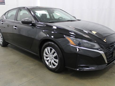 Used 2024 Nissan Altima 2.5 S image 4