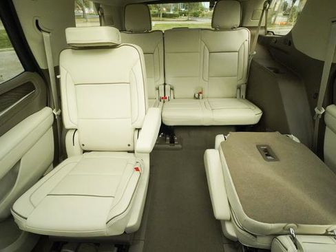 Used 2024 GMC Yukon Denali w/ Denali Reserve Package image 28