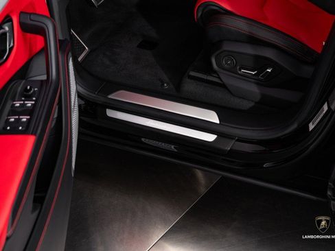 Used 2019 Lamborghini Urus image 26