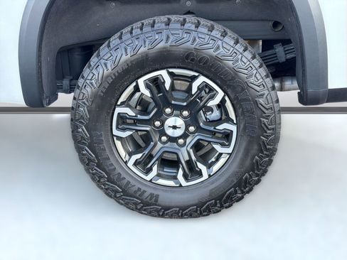 Used 2025 Chevrolet Silverado 1500 ZR2 w/ Technology Package AWD/4WD image 12