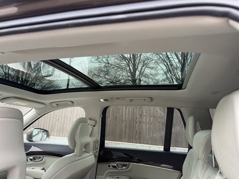 Used 2017 Volvo XC90 T5 Momentum image 25