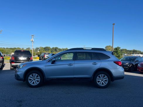 Used 2015 Subaru Outback 2.5i Premium AWD/4WD image 2