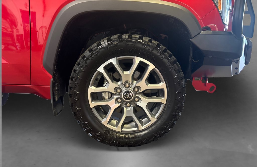 Used 2022 Toyota Tundra SR5 w/ SR5 Convenience Package AWD/4WD image 21
