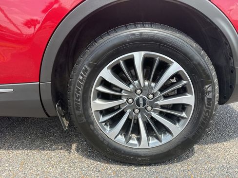 Used 2021 Lincoln Nautilus FWD w/ Equipment Group 101A image 10
