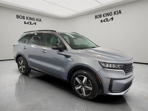 Used 2022 Kia Sorento S FWD image 7