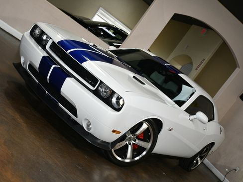 Used 2011 Dodge Challenger SRT8 w/ SRT Option Group II image 78