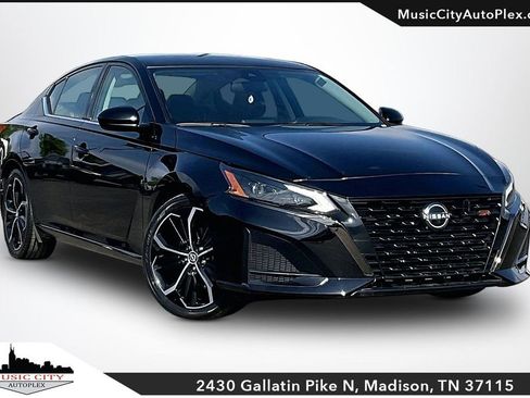 Used 2023 Nissan Altima 2.5 SR FWD image 1