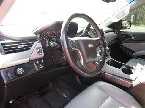 Used 2019 Chevrolet Suburban LT w/ LT Signature Package image 15