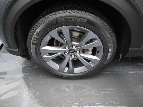 Used 2025 Ford Explorer Active w/ Active Comfort Package image 13