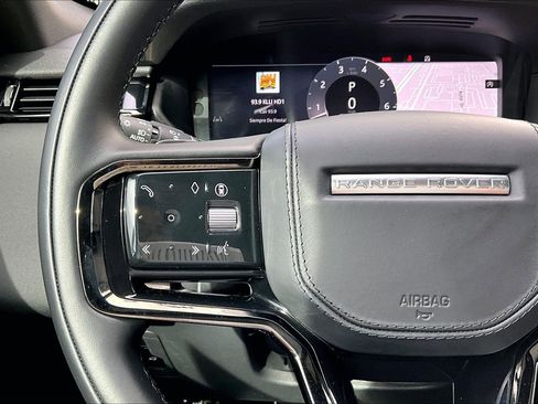 Used 2025 Land Rover Range Rover Velar Dynamic SE image 18