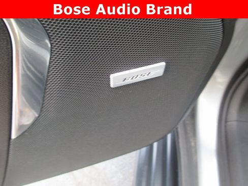 Used 2023 Chevrolet Suburban High Country image 18