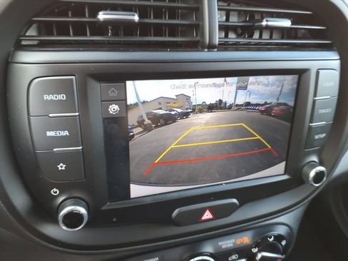 Used 2024 Kia Soul LX w/ Option Group 015 FWD image 21