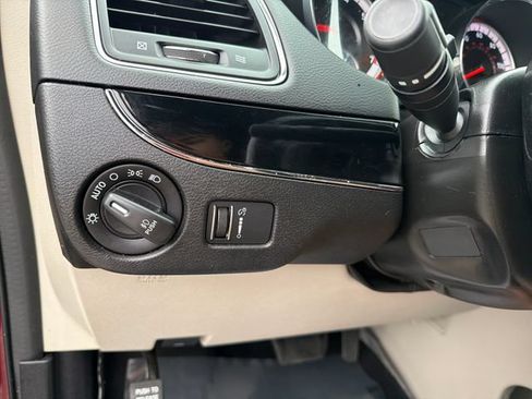 Used 2020 Dodge Grand Caravan SXT FWD image 12