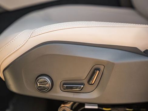 New 2026 Volvo XC90 B6 Plus w/ Protection Package Premier image 38