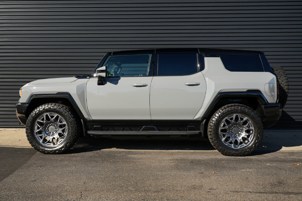 Used 2025 GMC Hummer EV 3X AWD/4WD image 2