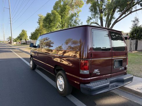 Used 2011 Ford E-150 and Econoline 150 w/ Commercial Cargo Van Pkg RWD image 8