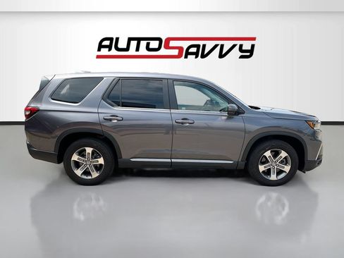 Used 2025 Honda Pilot EX-L image 8