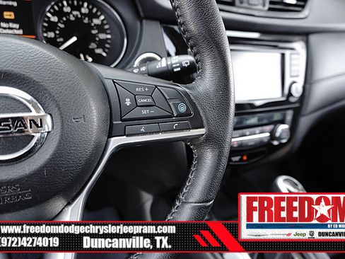 Used 2020 Nissan Rogue SV w/ Premium Package FWD image 27