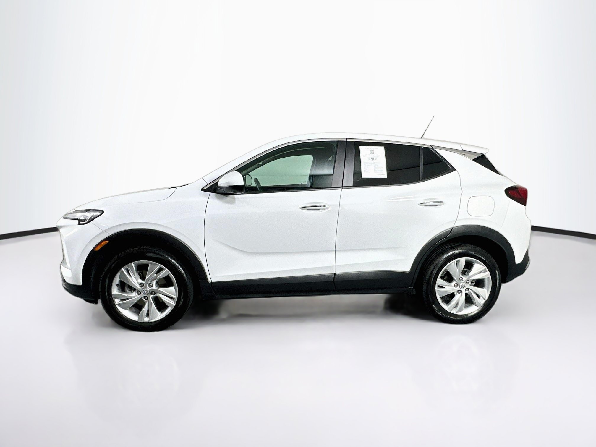 Used 2025 Buick Encore GX Preferred w/ Advanced Technology Package FWD image 4