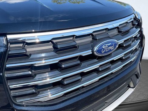 Used 2026 Ford Explorer Active AWD/4WD image 34