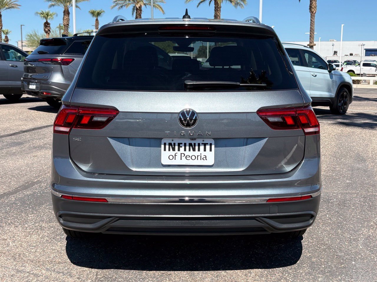 Used 2023 Volkswagen Tiguan SE FWD image 5