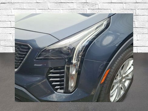 Used 2021 Cadillac XT4 Luxury w/ Cold Weather Package image 6