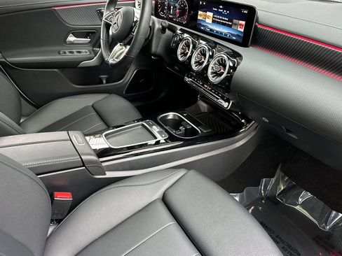 Certified 2025 Mercedes-Benz CLA 250 4MATIC image 33