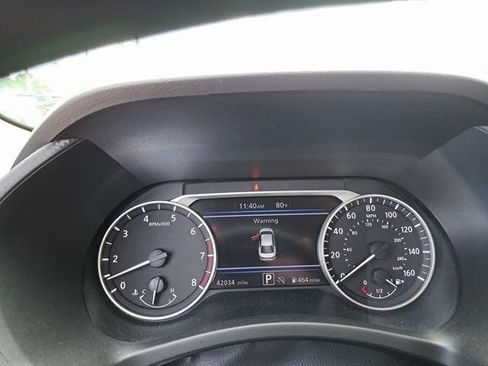 Used 2025 Nissan Sentra SV FWD image 11