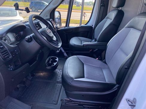Used 2026 RAM ProMaster 2500 w/ Convenience Group FWD image 9