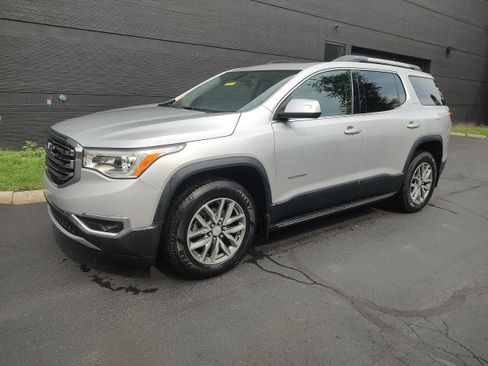 Used 2019 GMC Acadia SLE w/ GMC Pro Grade Package AWD/4WD image 1