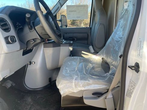 New 2027 Ford E-450 and Econoline 450 Super Duty w/ Power Equipment Group image 10