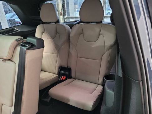 New 2026 Volvo XC90 B6 Plus w/ Protection Package Premier AWD/4WD image 15