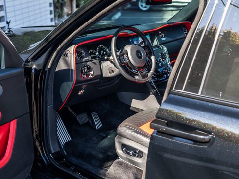 Used 2021 Rolls-Royce Cullinan image 5