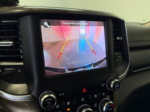 Used 2019 RAM 1500 Laramie AWD/4WD image 14
