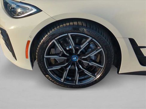 Certified 2023 BMW i4 eDrive40 w/ M Sport Package RWD image 25