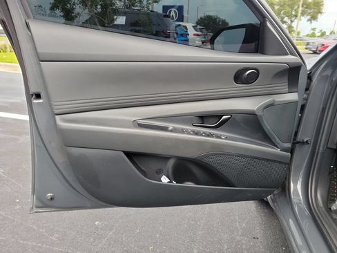 Used 2025 Hyundai Elantra Sport FWD image 17