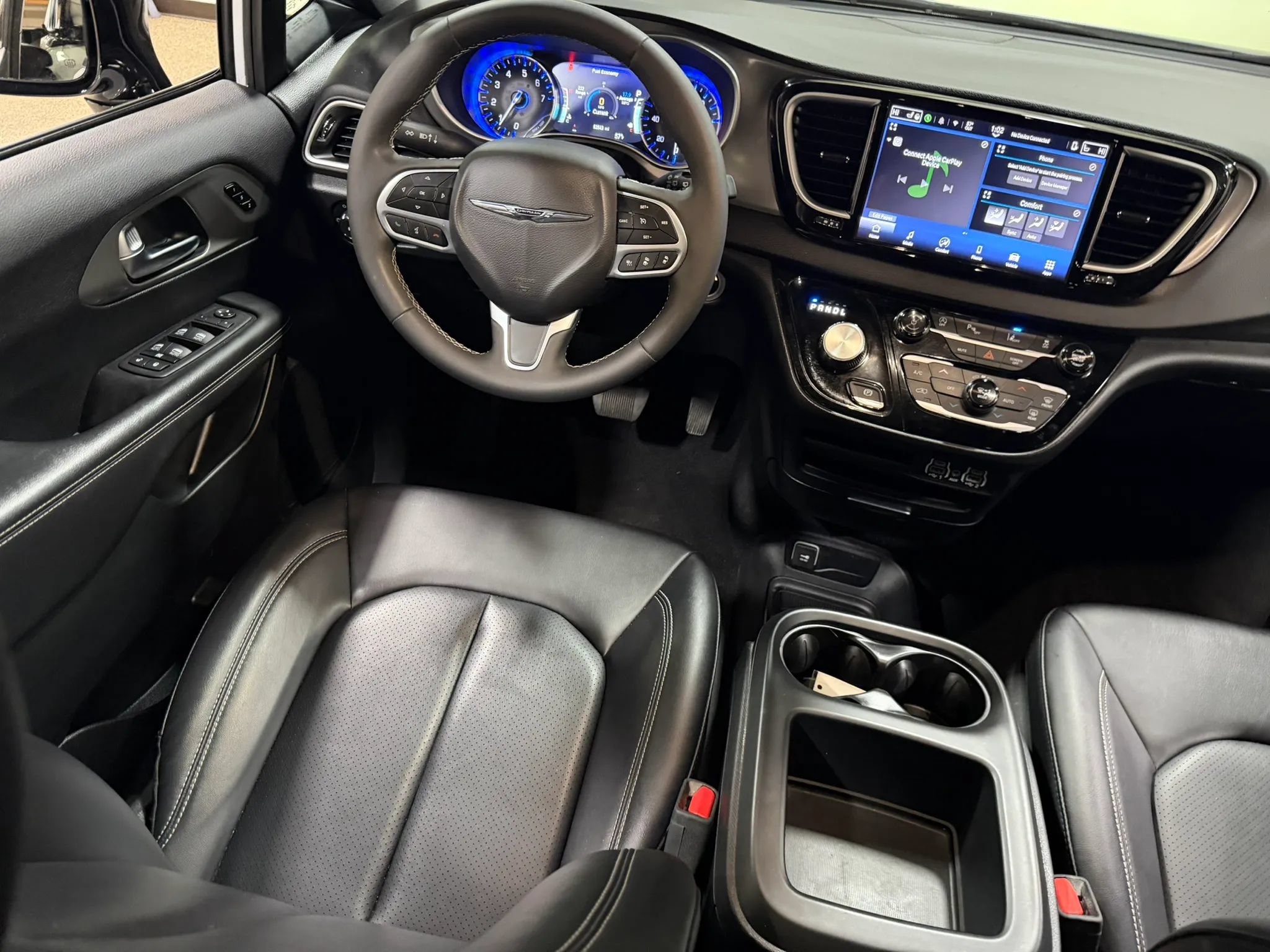 Used 2025 Chrysler Pacifica Select FWD image 55