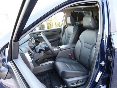 Certified 2025 Nissan Rogue SV w/ SV Premium Package FWD image 8
