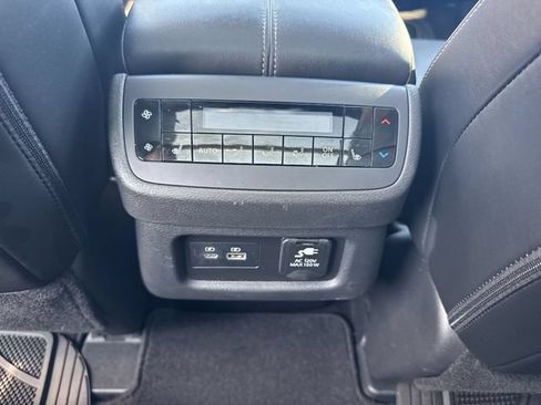 Used 2025 Nissan Pathfinder Platinum AWD/4WD image 21