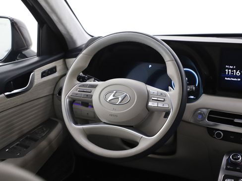 Used 2023 Hyundai Palisade Calligraphy image 15