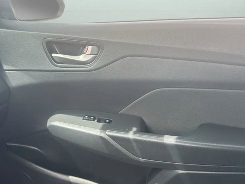 Used 2021 Hyundai Accent SE FWD image 17