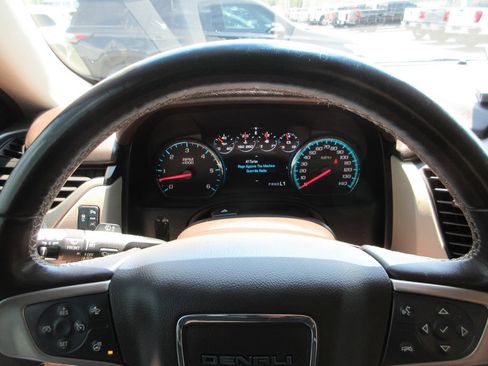 Certified 2019 GMC Yukon XL Denali w/ Open Road Package AWD/4WD image 34